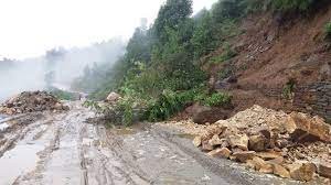 मेलम्ची इन्द्रावती सडक पुनः अवरुद्ध 